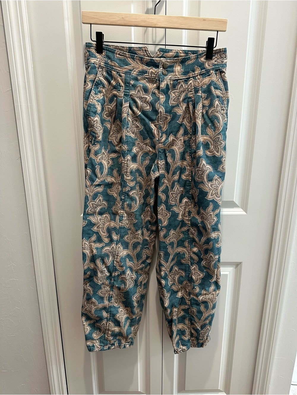 Anthropologie Teal and Cream Floral Tapestry Barrel Leg Pants Size 8